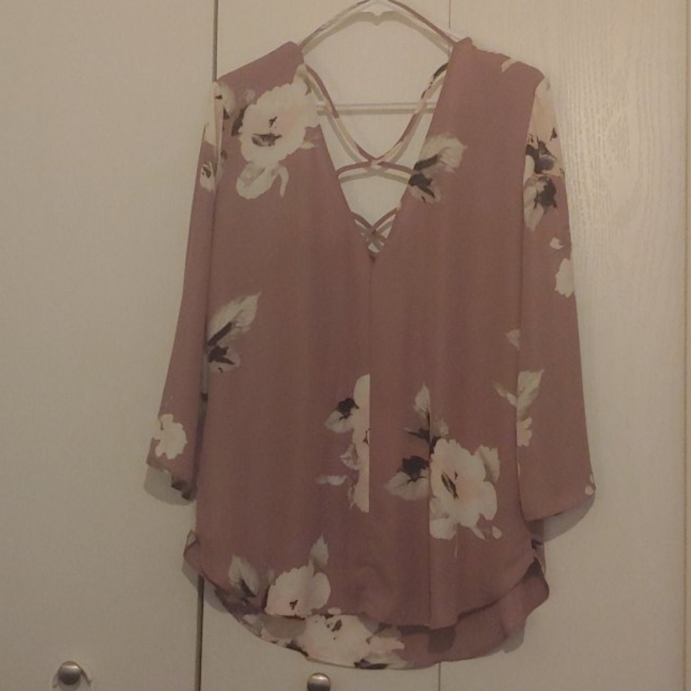 Dynamite Purple flower blouse